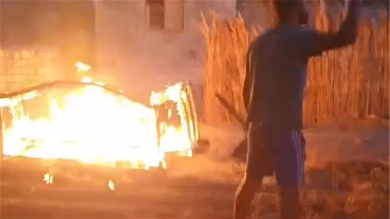 الداخلية تكشف حقيقة فيديو إشعال النيران أمام منزل في الجيزة
