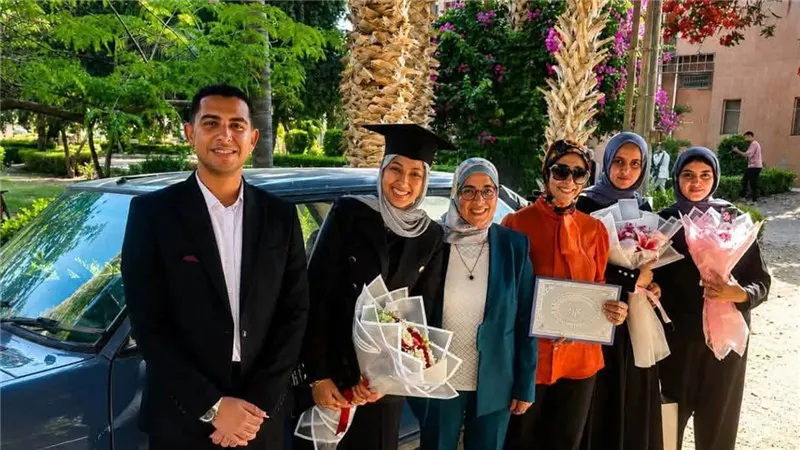 طلاب زراعة بنها يبتكرون طعوما ذكية لمكافحة القوارض والحفاظ على الأمن الغذائي
