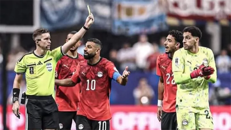 حكم مكسيكي ينفعل على الهواء بسبب ظلم منتخب مصر بمباراة الأرجنتين 