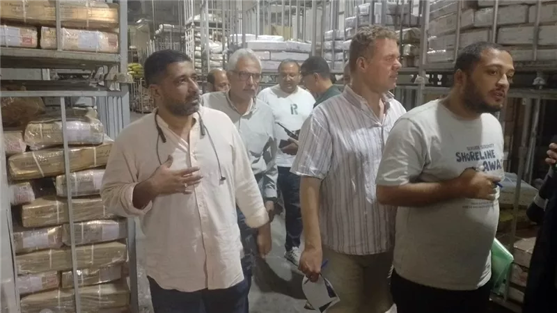 تموين القليوبية يوجه ضربة قوية لتجار السلع مجهولة المصدر.. ضبط 6 آلاف كيس صلصة