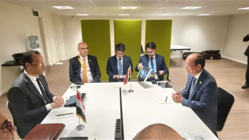 وزير الاتصالات يبحث مع العراق وكمبوديا وأوروبا تعزيز التعاون الرقمي