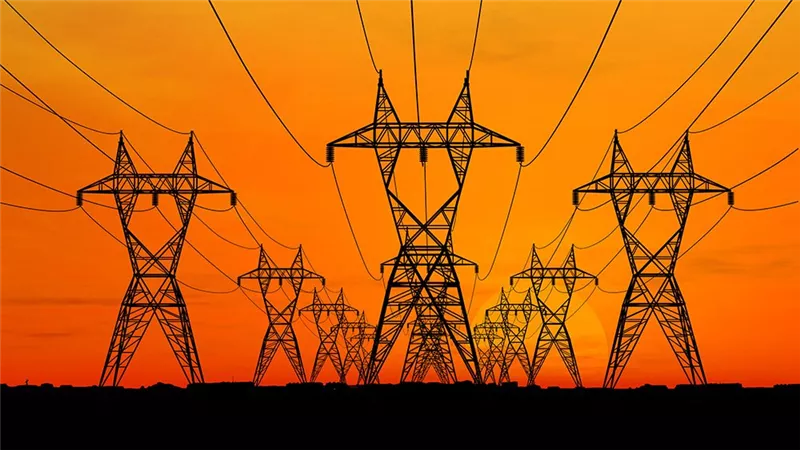 مصر تستأنف تصدير الكهرباء إلى ليبيا بعد سداد 100 مليون دولار مستحقات