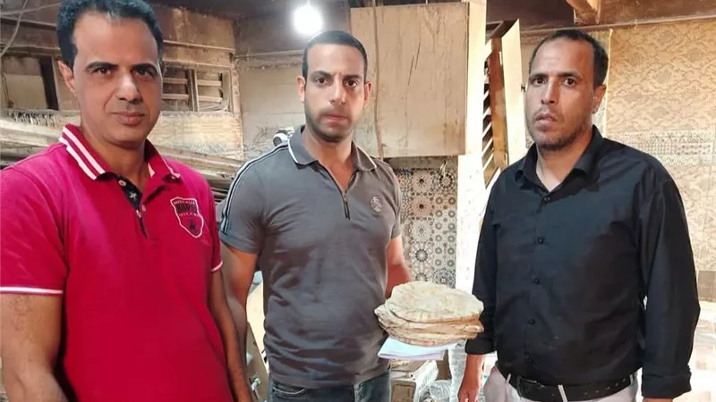ضبط مخبز استولى على 6 شكاير دقيق مدعم وتحرير 18 مخالفة بمخابز النوبارية