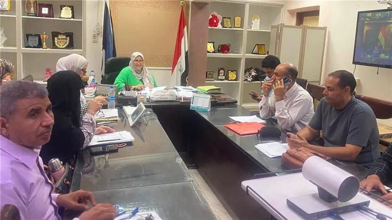 تعليم السويس تتابع امتحانات الثانوية العامة من غرفة العمليات.. انتظام كامل