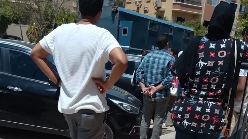 إجراءات أمنية مشددة لتأمين جلسة محاكمة المتهمين في واقعة دهس بائعة الشاي