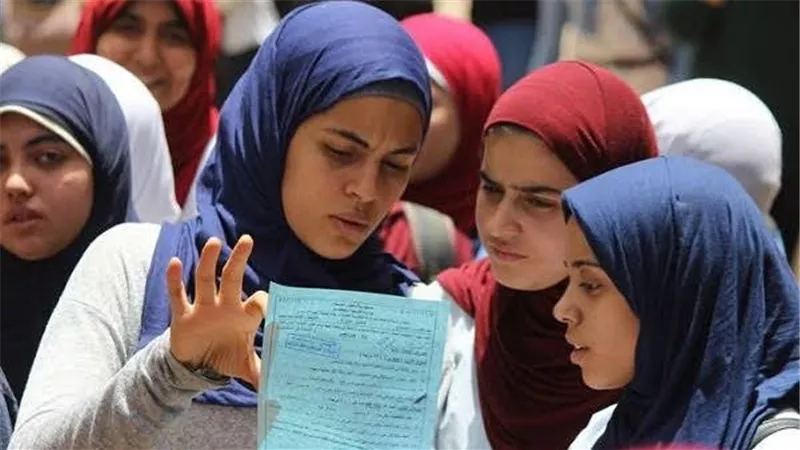 ردود فعل متباينة لطلاب الثانوية العامة بدمياط بعد امتحان الفيزياء اليوم