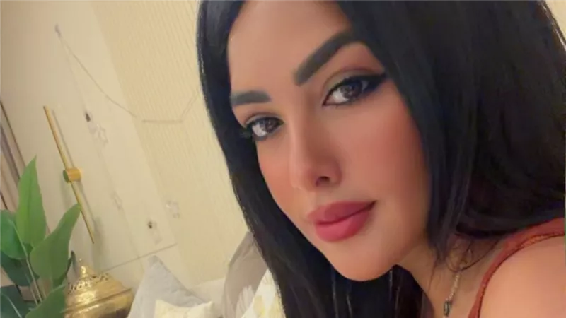 الفنانة نرمين ماهر تتعرض لكسر في القدم                     