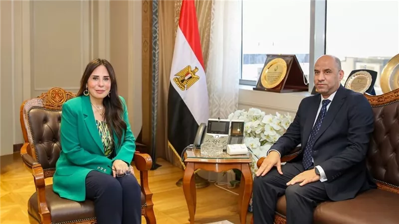الإسكان والعمل يبحثان تدريب العمالة ودعم التشييد والحماية الاجتماعية للعمال