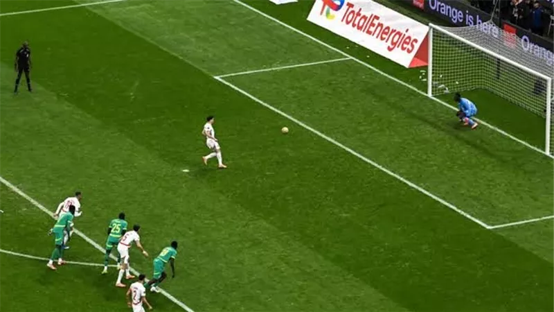 ركلة جزاء نهائي أمم إفريقيا تسببت في توتر بين إبراهيم دياز ونجوم المغرب