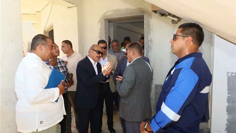 محافظ السويس يتفقد أعمال تطوير فندق سمر بلاس لمتابعة معدلات التنفيذ 