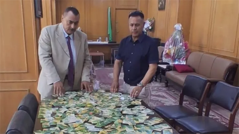 تموين الإسماعيلية يضبط شخصًا بحوزته ٦٠٠ بطاقة تموينية وماكينة صرف خبز 