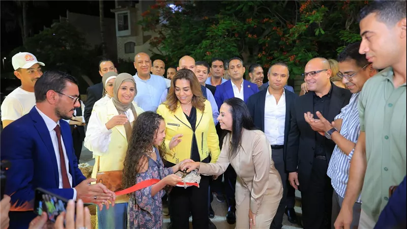 تحت شعار «مصر بتتكلم حرفي»..وزيرة التضامن تفتتح  فعاليات معرض «ديارنا» بالساحل
