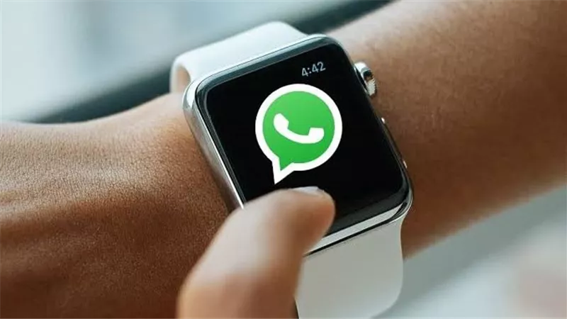 واتساب يطرح تحديثًا جديدًا لساعات Wear OS لتعزيز إدارة المحادثات