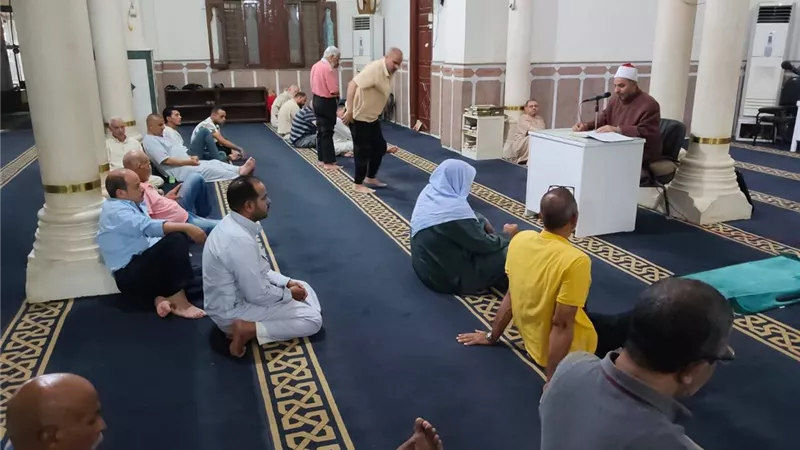أوقاف السويس تنظم مجالس الفقه بعنوان 