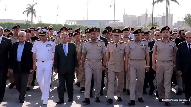 وزير الدفاع يتقدم الجنازة العسكرية لقائد قوات الدفاع الجوي الأسبق