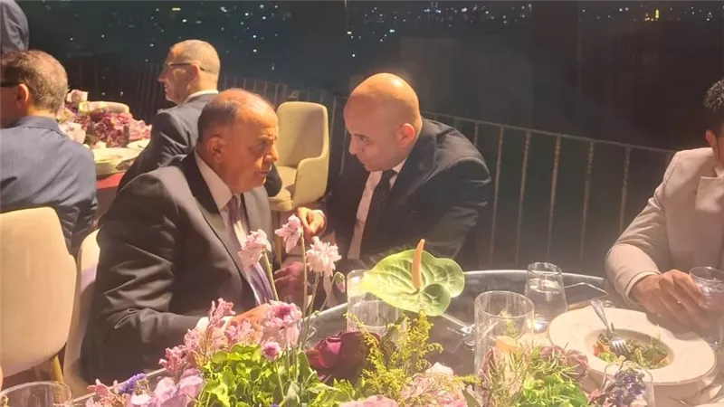 محمد ثروت يشارك الإعلامي نشأت الديهي فرحته ويهنئه بزفاف نجله