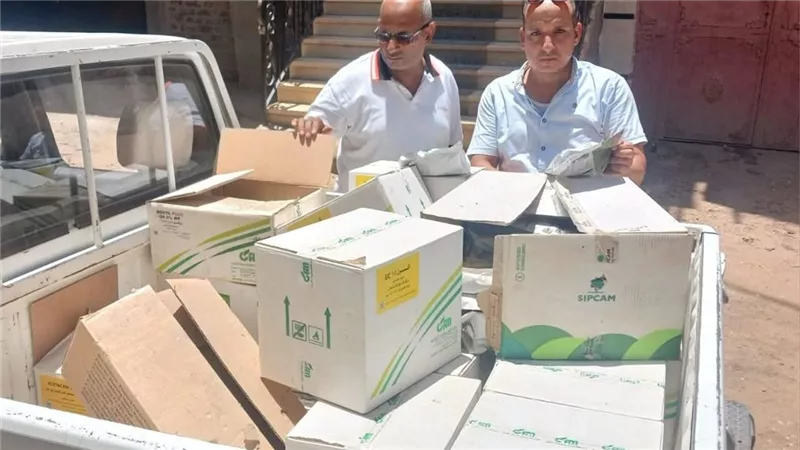 ضبط 600 عبوة مبيدات زراعية مجهولة المصدر وإغلاق منشأتين مخالفتين بإسنا