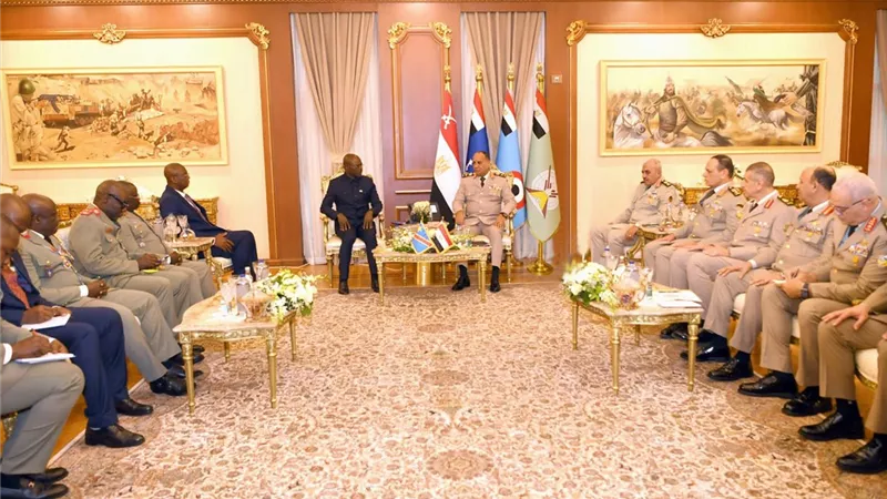 الفريق أشرف سالم زاهر يلتقي وزير الدفاع الوطني بجمهورية الكونغو الديمقراطية