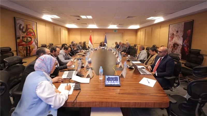 للعرض على الوزير: العليا للعمرة والحج تناقش الضوابط النهائية لموسم 2027