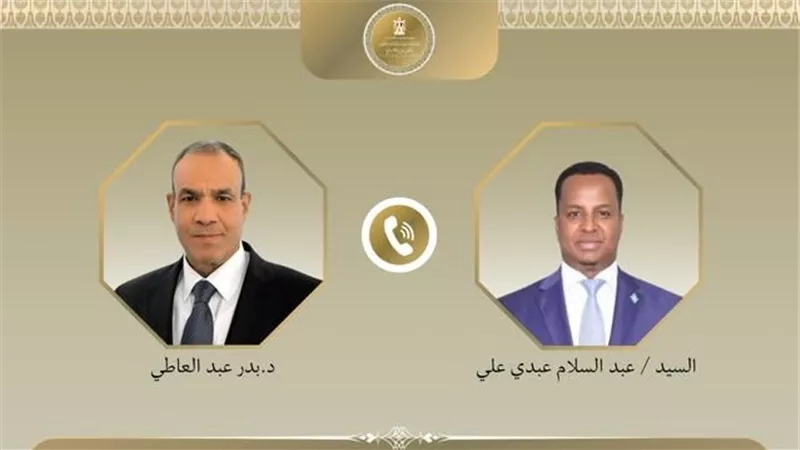 وزير الخارجية يؤكد لنظيره الصومالي: لا مساس بوحدة وسيادة الصومال
