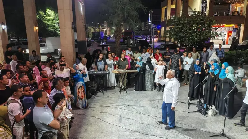 تواصل فعاليات شارع الفن بميدان المحطة بأسوان بأمسيات غنائية وورش فنية