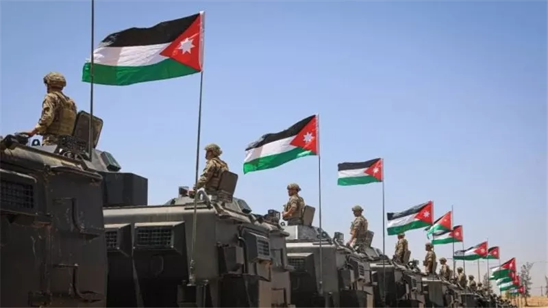القاهرة الإخبارية: الجيش الأردني يعلن اعتراض 3 صواريخ إيرانية 