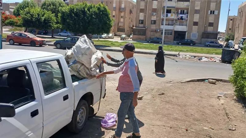 حي فيصل بالسويس يواصل حملاته للقضاء على ظاهرة النباشين وإزالة الإشغالات