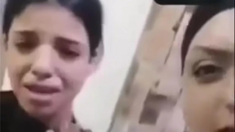زوجة أب تشكو بنات زوجها لوالدهن المغترب عبر مكالمة فيديو
