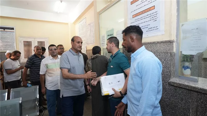 محافظ أسيوط يتفقد المركز التكنولوجي بمركز صدفا لمتابعة الخدمات المقدمة للمواطن
