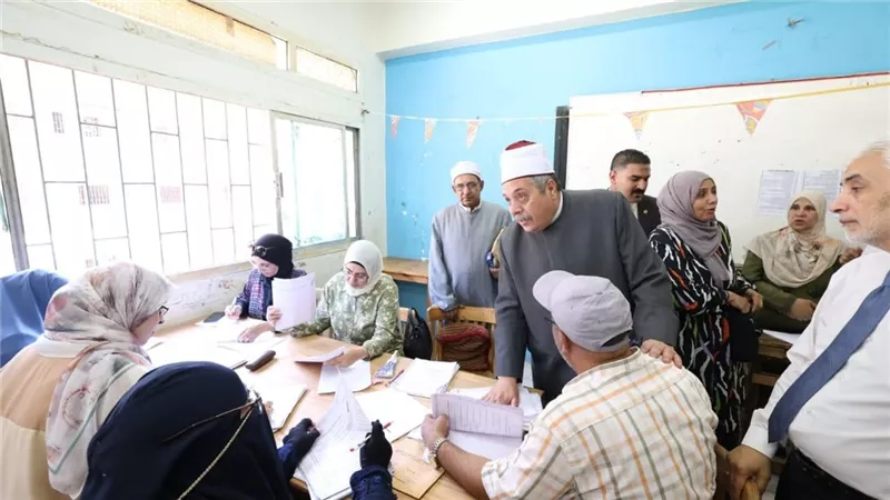 وكيل الأزهر يتفقد أول أيام تصحيح الثانوية الأزهرية بمشاركة 20 ألف مصحح