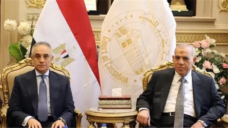وزير العدل يهنئ رئيس محكمة النقض بتوليه رئاسة مجلس القضاء الأعلى