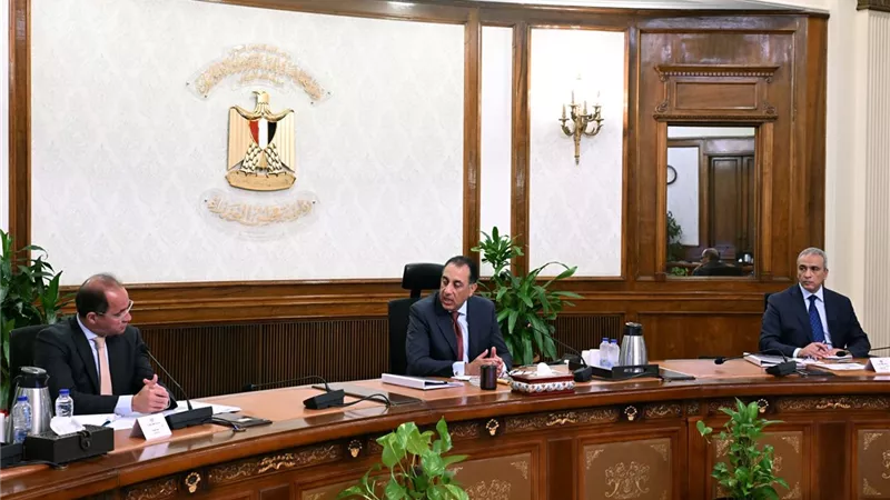 رئيس الوزراء يتابع مستجدات الموقف التنفيذي لمشروعات الطاقة الجديدة والمتجددة