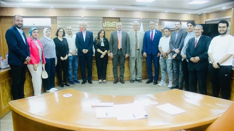 “بين الحرية والمسؤولية..من يقود الآخر؟”..العدل يعقد ندوة حول الشائعات 