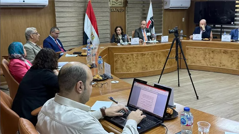 بين الحرية والمسؤولية.. من يقود الآخر؟.. العدل يعقد ندوة حول الشائعات والإعلام