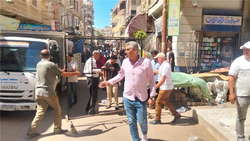 إزالة 263 مخالفة إشغال طريق خلال حملة  بكفر الدوار بالبحيرة