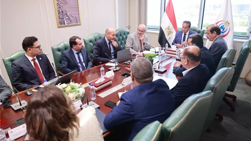 وزير الصحة يبحث مع الصحة العالمية تعزيز الدعم للأشقاء السودانيين والفلسطينيين