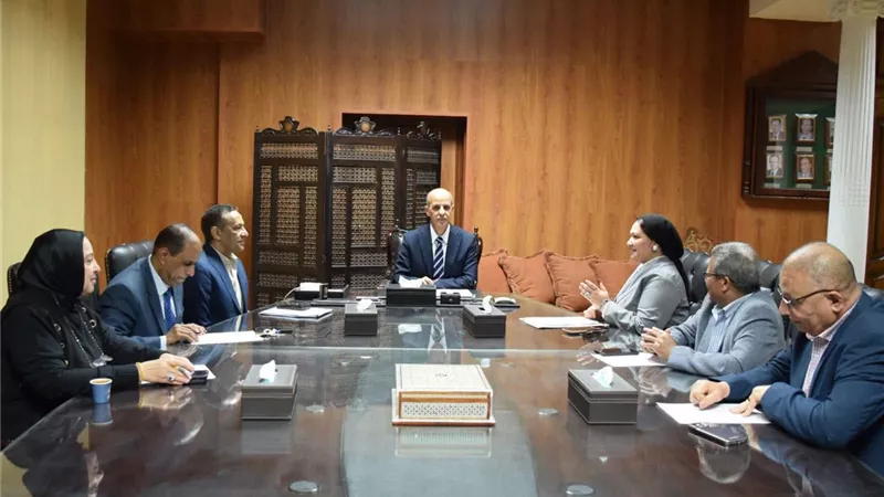 طارق على : تطوير الخدمات المقدمة لطلاب المراكز التعليمية بجامعة بنى سويف 