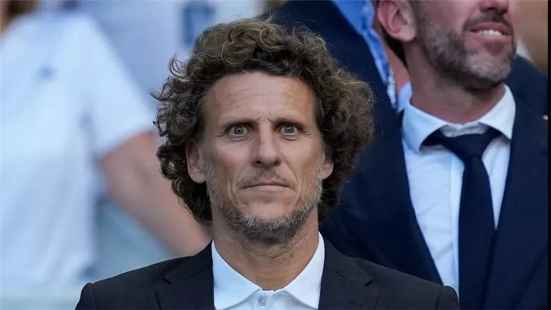 دييجو فورلان مديرا فنيا لمنتخب أوروجواي بعد خيبة كأس العالم