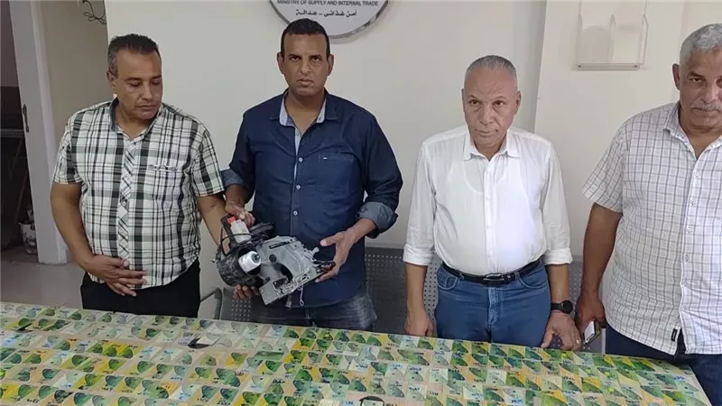 ضبط 262 بطاقة تموينية داخل مخبز مدعم بالأقصر.. وإحباط تهريب طن أسمدة قبل بيعها