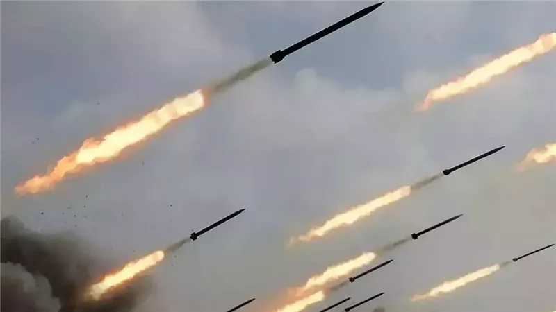 إيران تعلن استهداف قواعد أمريكية في الكويت وهجومًا على الأسطول الخامس بالبحرين