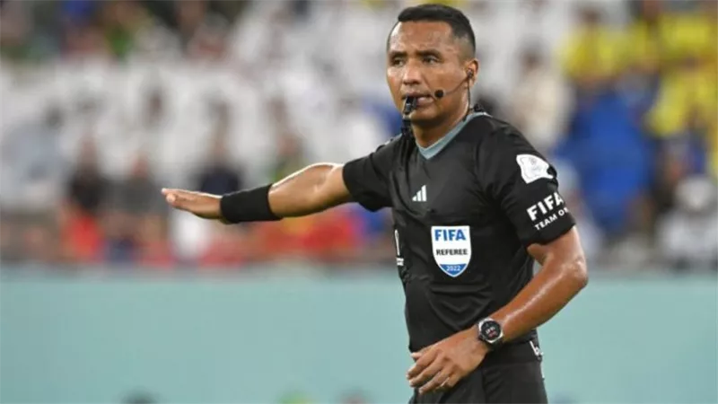إيفان بارتون حكمًا لمباراة فرنسا وإسبانيا في نصف نهائي كأس العالم