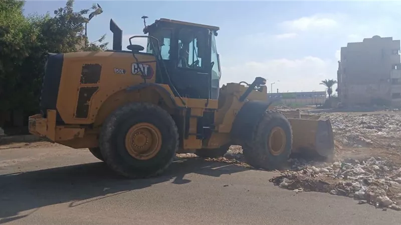 حي عتاقة يواصل أعمال النظافة الصباحية بعدد من المناطق لمتابعة خطوط سير المكابس