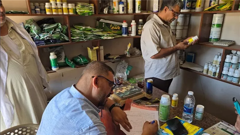 الزراعة تضبط مصنعًا غير مرخص للمبيدات وآلاف العبوات المخالفة في 3 محافظات