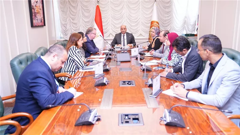 وزير العمل يبحث مع منظمة العمل الدولية خارطة إعداد قانون العمالة المنزلية