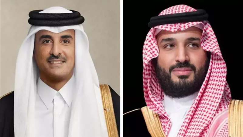 ولي العهد السعودي يعزي أمير قطر هاتفياً في وفاة الشيخ حمد بن خليفة