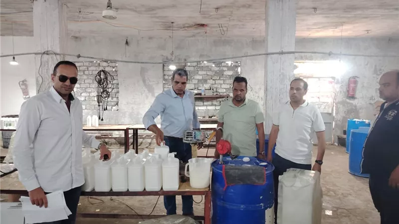 ضربة قوية لمافيا الغش التجاري.. ضبط مصنع غير مرخص بالنوبارية لتقليد المبيدات