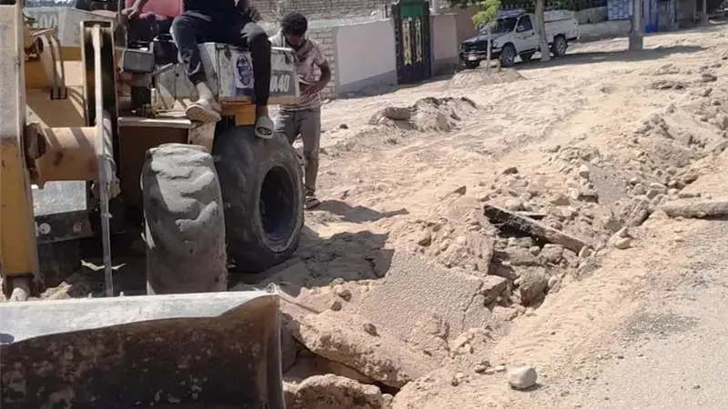 محافظ أسوان يتابع مشروعات البنيةالتحتية وحياة كريمة ورقابة الأسواق بنصرالنوبة