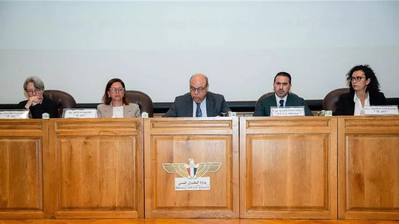 وزير الطيران يفتتح ورشة إعداد أول دراسة جدوى لإنتاج الوقود المستدام