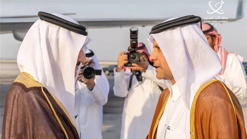 صور.. استقبال أمير قطر لقادة الدول لتقديم العزاء في الشيخ حمد بن خليفة