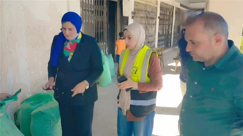 تموين دمياط يغلق مخبزا بلديا بمدينة دمياط الجديدة ويصادر طن دقيق مدعم